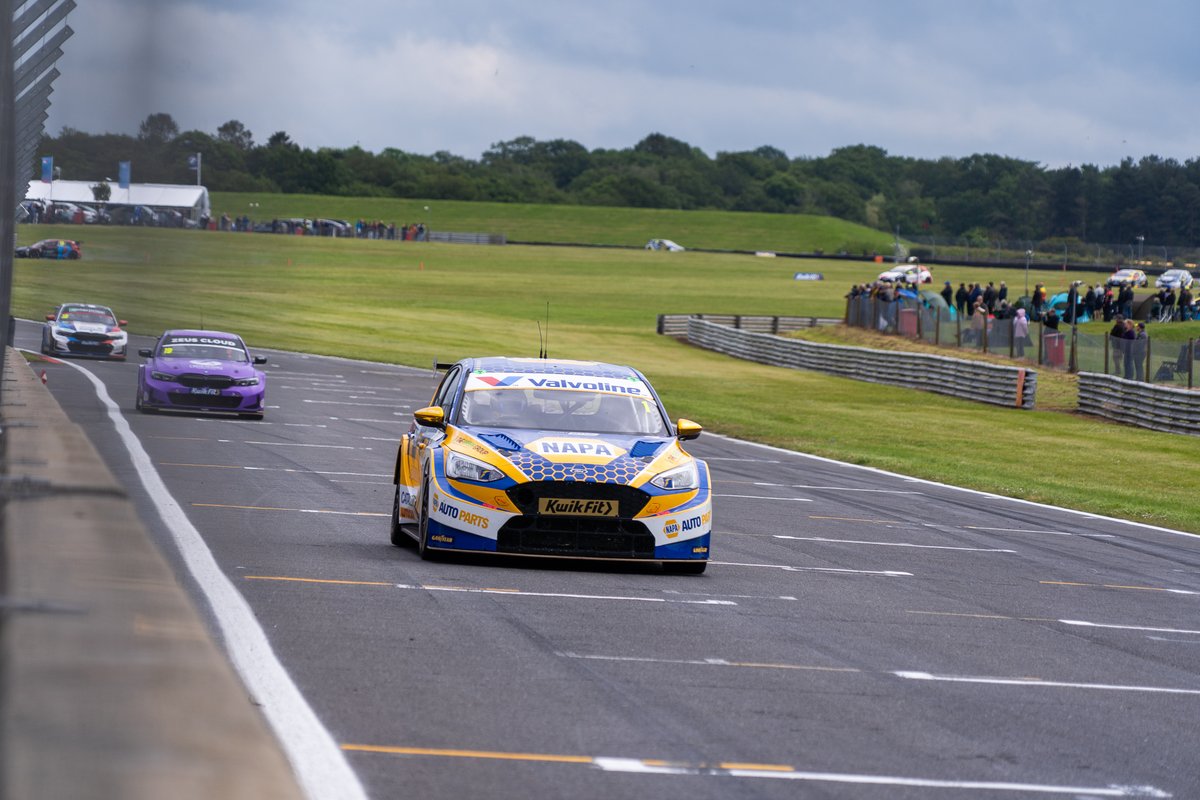 🌧️ Despite a wet weekend and challenging conditions, the team secured multiple podiums in both BTCC and MINI CHALLENGE! 🏆 Great job, team! 🙌 📅 Next on the calendar: Thruxton. #Cataclean #NAPARacingUK #BTCC