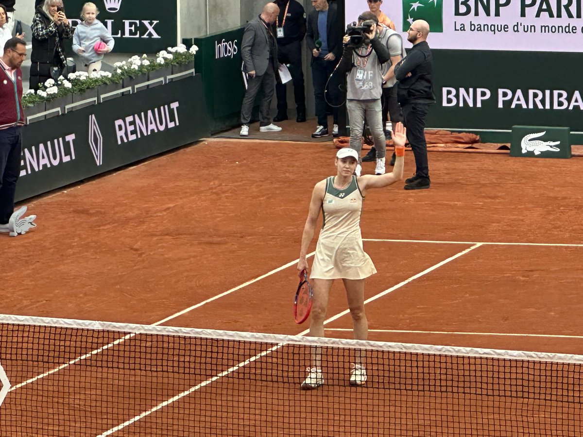 Elena Rybakina starts her #RolandGarros campaign with a great performance, beating Greet Minnen 6-2, 6-3 to reach the second round. 65 points won 36 winners 21 unforced errors 🔥