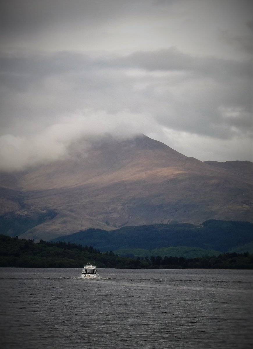We visited Loch Lomond last week, took a boat tour of the loch, that was the highlight. Also ate lunch in a dinosaur themed restaurant & had difficulty figuring out how to buy a ticket from the Sealife Centre. #LochLomond #Scotland #BoatTrip