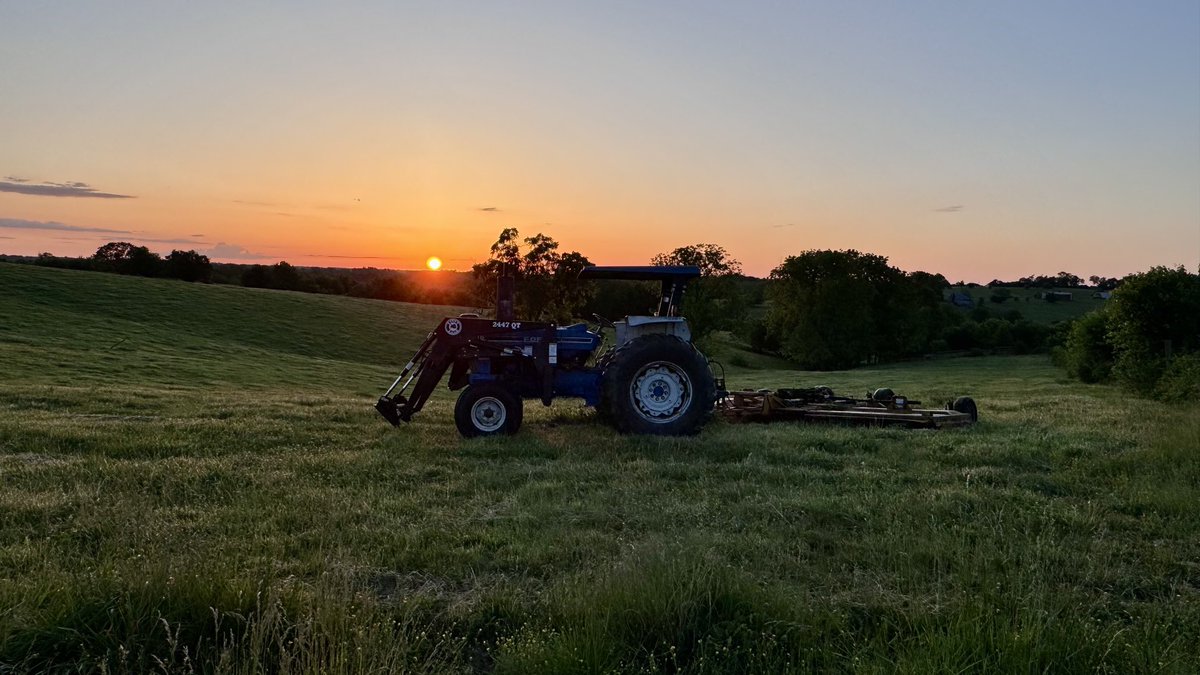 Sunrise in the country this morning. ⁦@cjwxguy56⁩ ⁦⁦@JenNimePalumbo⁩ ⁦@jloganwxguy⁩