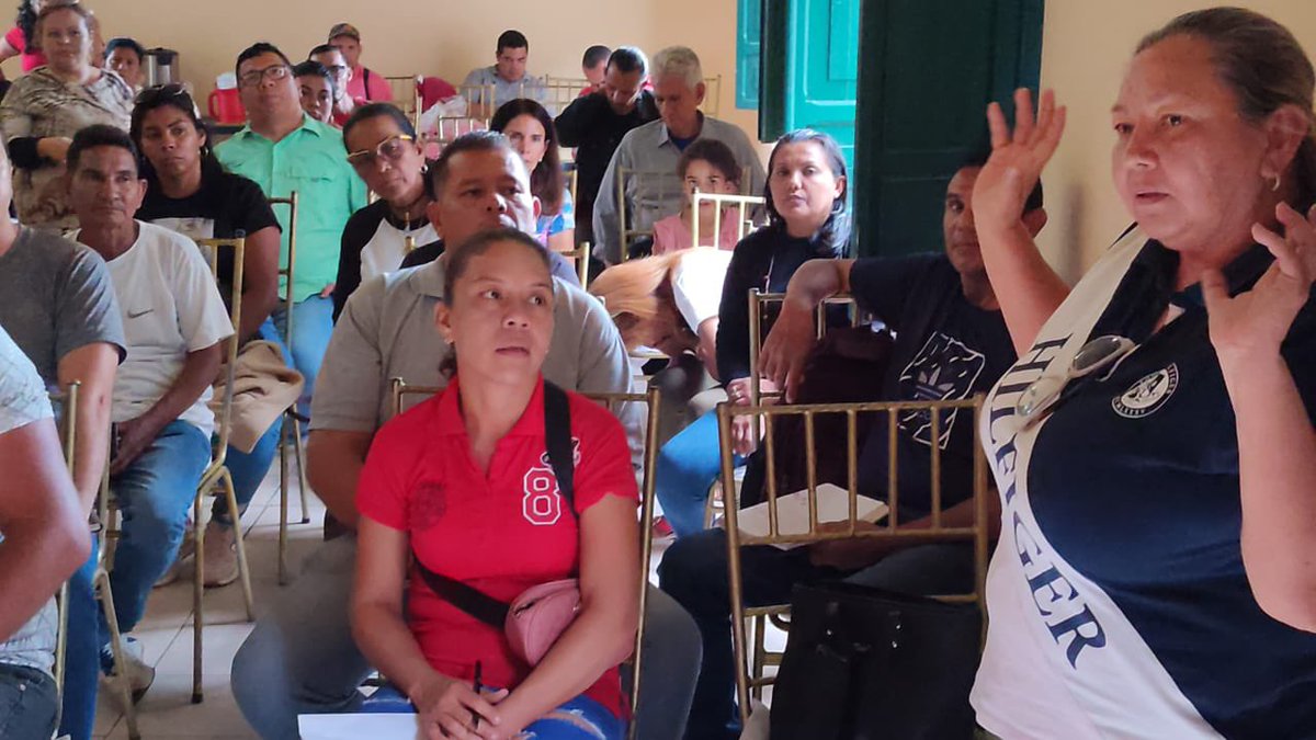 ¡Trabajo en equipo! 

Tuvimos una excelente reunión de trabajo con nuestra estructura del <a href="/movfuturoven/">Movimiento Futuro</a>, en el estado Carabobo, para construir juntos y juntas, el porvenir de nuestra Patria. 

¡Sigamos abriendo caminos!