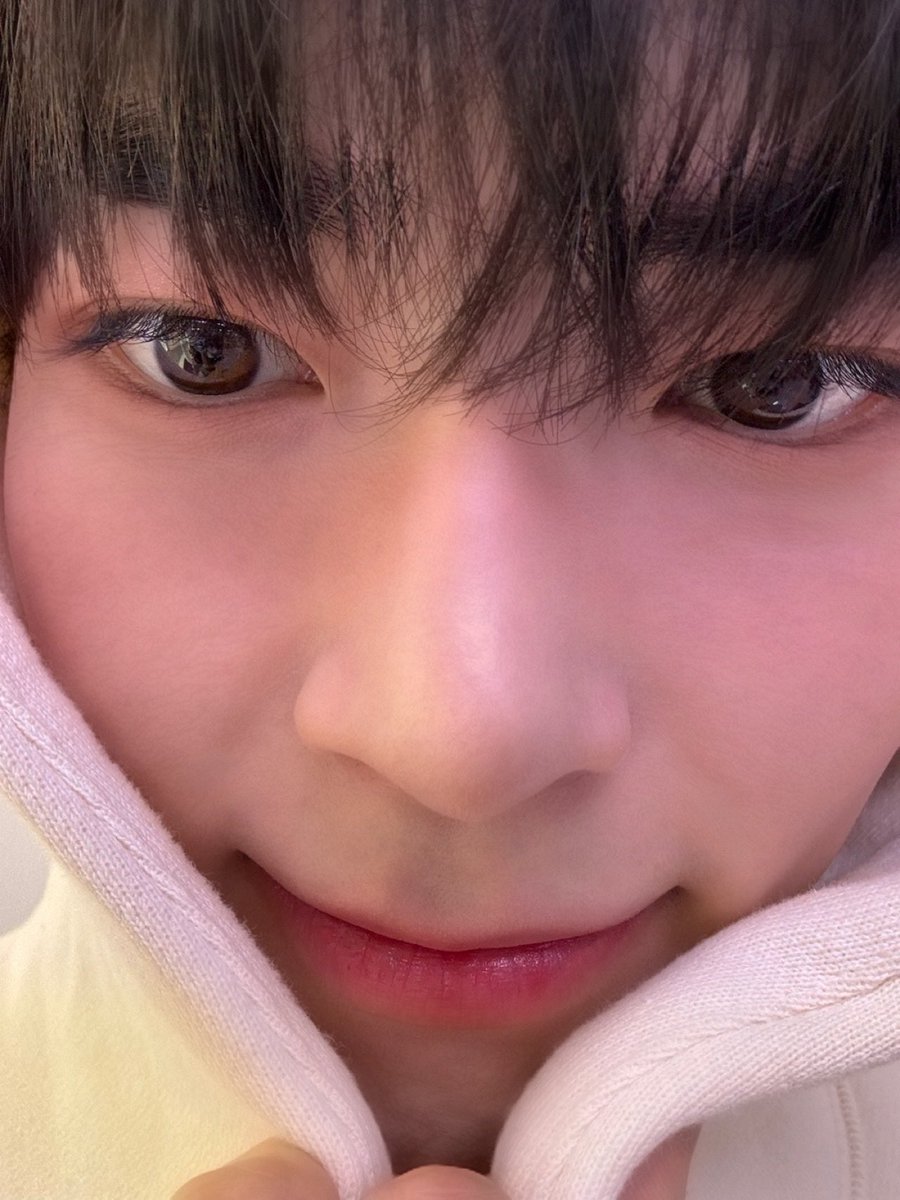 shbpics's tweet photo. 🌸💭 https://t.co/a09WEHDOF5