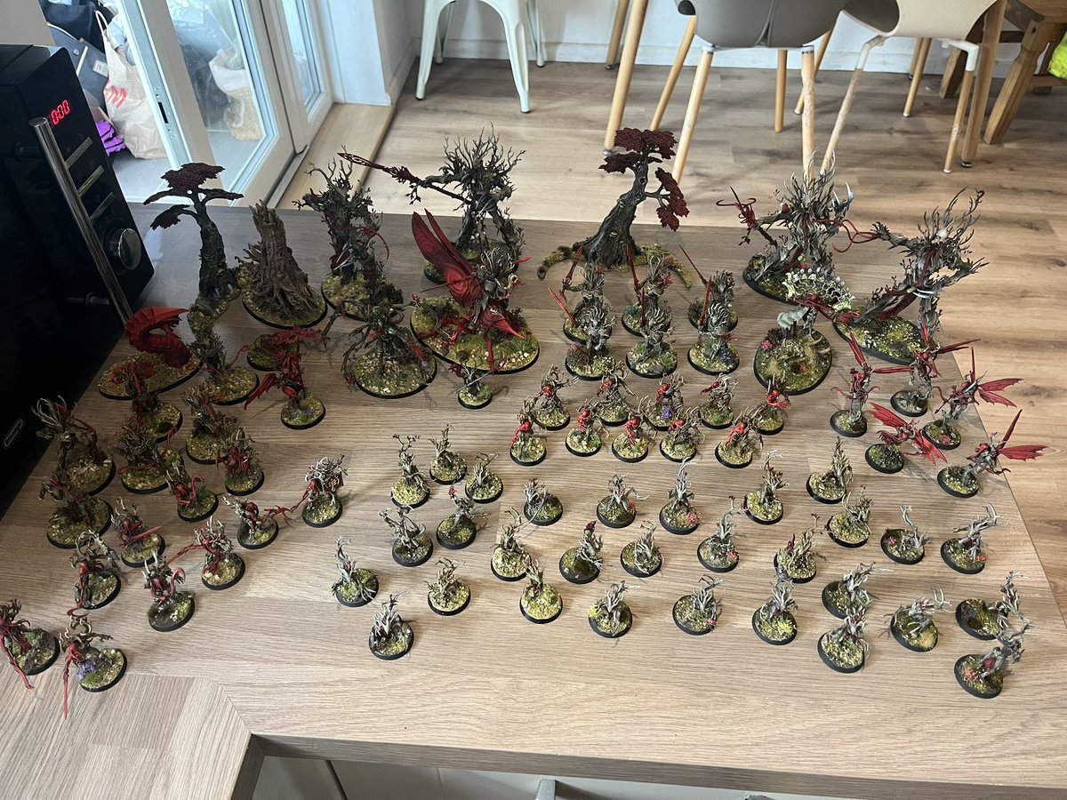 This is probably my favourite army I’ve painted, two sittings just around 36 hours and 4K ish painted! #warmomgers #warhammercommunity