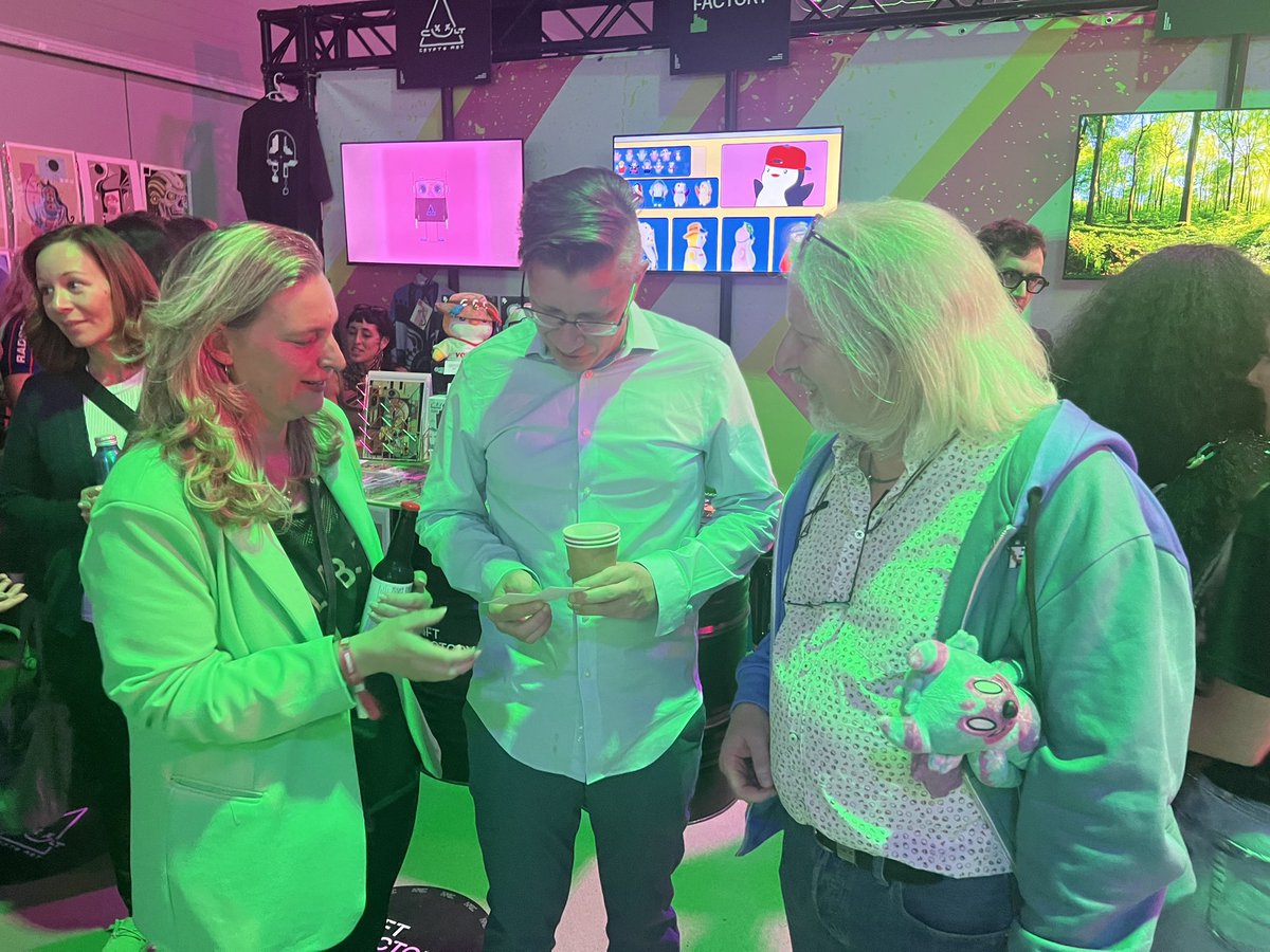 At <a href="/NFCsummit/">NFC SUMMIT - LISBON - JUNE 4-6 2025</a> 
Showing <a href="/paladinpunks/">paladinpunks.eth</a> 
With <a href="/frankNFT_eth/">✨FrankNFT✨ | 1507.eth</a> 
With Beeple highlight of  my trip