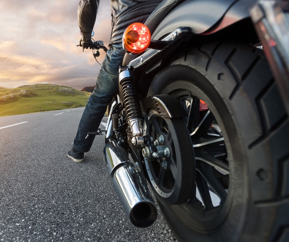 In this month of motorcycle safety awareness, remember that tailgating and aggressive driving are dangerous, especially in the presence of motorcycles. Be sure to maintain a safe distance between your vehicle and motorcycles. #ShareTheRoad 

rcmp-grc.gc.ca/en/news/2024/r…