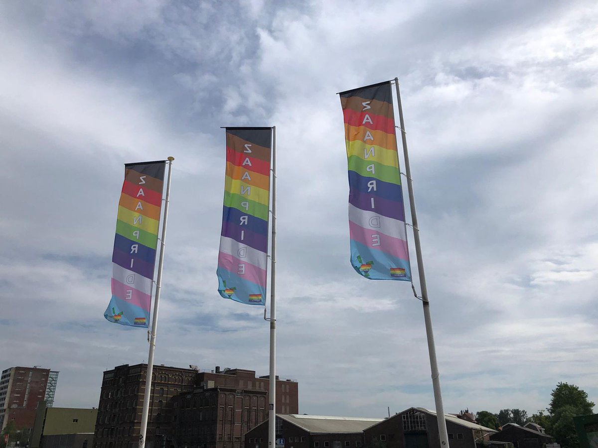 🌈 De #ZaanPride vlaggen hangen uit! 

Op 31 mei om 13:00 wordt de Zaanse Regenboogvlag gehesen bij het Stadhuis Zaanstad. Ter ere van 5 jaar ZaanPride en #50jaarZaanstad is er een Grote LEGO-tentoonstelling te bewonderen. Diversiteit en inclusie in #Zaanstad! #GemeenteZaanstad