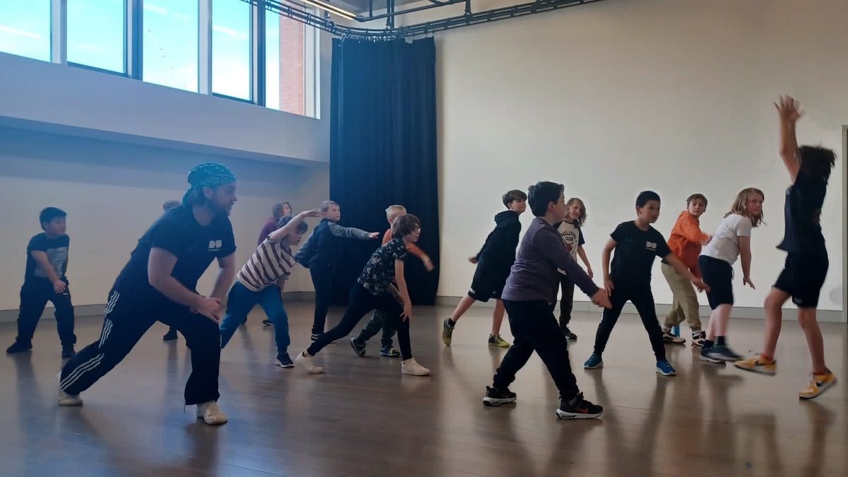 It's only weeks until the end of term! But don't panic because our popular #BelfastBoys Summer Session is back from 1 - 5 July, 10am - 12 noon @themacbelfast. All boys aged 7 - 11 yrs welcome & no previous dance experience needed. To book: 028 9023 0877 / deborah@dudanceni.com