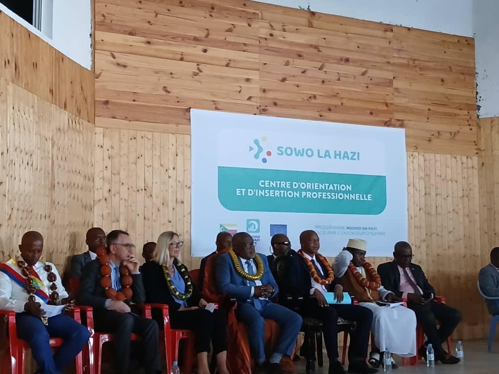 Inauguration du centre de formation et d'orientation professionnelle à Mitsamiouli #Comores en présence du gouverneur et du ministre. 6000 jeunes accompagnés par le projet Msomo na hazi financé par l'UE