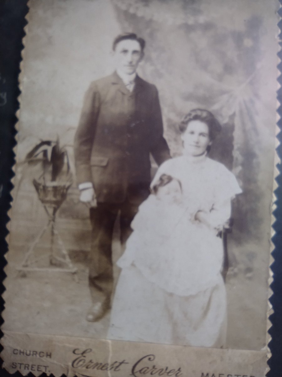 YDryw's tweet image. #haikuchallenge
#quaint
#senryu

frilled Edwardian blouse
with quaint high collar
much treasured

(My maternal grandparents, 1909)