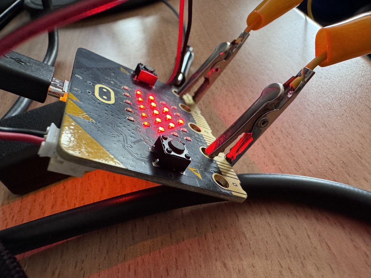 🥳🎊🎉 The Meet and Code grant application window is open. If you have a charity number (NPO or school PTA) and want to deliver a 4 hour workshop to 20 school children between June and October you can now apply for a grant of £400 - £1200. meet-and-code.org/gb/en/registra… <a href="/EntrustEDU/">Entrust Education</a>