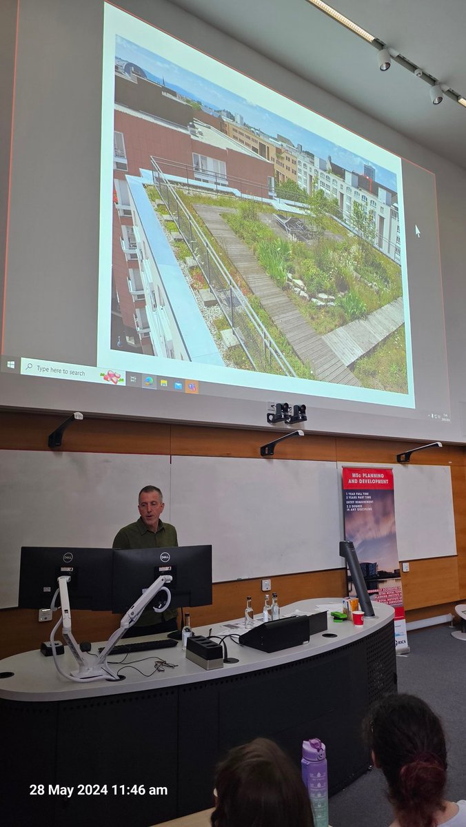 WildBelfast's tweet photo. Noel Sweeney from Sweeney Landscape Design talking about the need to have more ambition for how we approach green roofs, and integrating biodiversity with new developments such as the synergy biodiverse habitats have with Solar Farms (have a cooling effect)

#MakingSpaceforNature https://t.co/sCHG5AM0dI