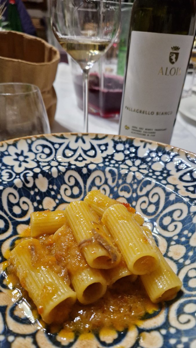 🇮🇹🍝 La giornata  con i giornalisti di #campaniastories si è conclusa con una cena deliziosa preparata dal nostro chef Pietro  Leonetti e Silvia del Frantoi Ducale.
🌋#Altacampania 
#iobevocampano  #Vino #Viticoltura #vinialoisandfriends