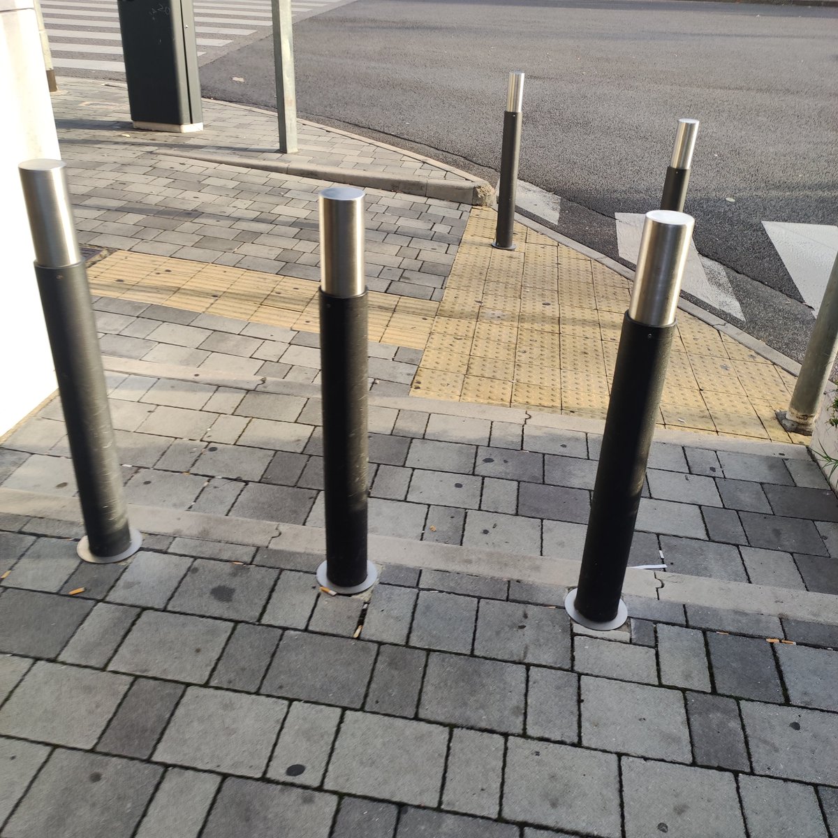 🚧 Entdecken Sie die Vielseitigkeit der neuen Absperrpfosten von INCAPCORP! Robuste Sicherheit, flexible Montage &amp; innovative Handhabung. Perfekt für Ihr Gelände! Mehr Infos und Bestellungen auf INCAPCORP.de/absperrpfosten #Sicherheit #Absperrpfosten