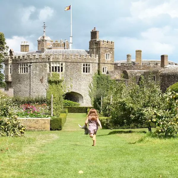 A stone quest with Gregory Gargoyle at @CburyCathedral, newly opened rooms and plenty of grounds to run and play at @EHWalmerCastle and an exciting audio-visual adventure at @Memorial_theFew, half term in Kent is in full swing, so let the adventures begin. bit.ly/3wLhkCb