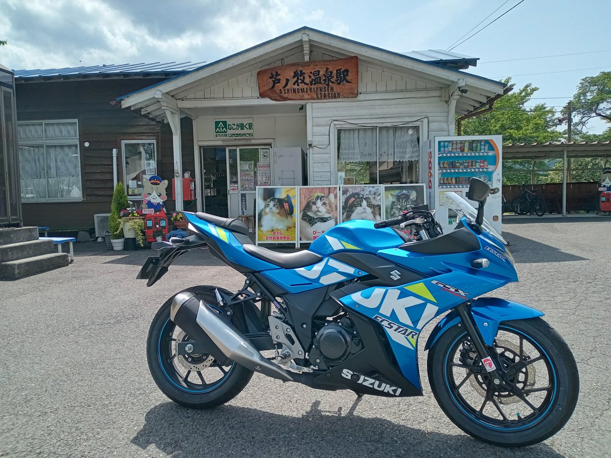 ADV160新車　バイク屋技術者の能力不足により　フロントフォークの歪みからくるハンドルの曲がりがあり指摘しましたが　技術者がこれのどこが曲がっているんだと半ギレされた　店長に曲がってるから乗ってみろ！言ったら非を認めました　修理しようとしたらカバーを壊したらしく入院で代車です　怒り