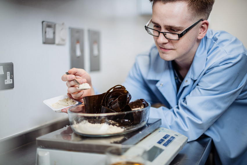 It's World Nutrition Day 🍅🥬🍲

At <a href="/NICHE_ULSTER/">NICHE</a> , our researchers are solving the chronic diseases of ageing by investigating the potential impact of diet and food quality on the underlying mechanisms leading to disease and maintaining health.

bit.ly/4aFb7Wy

#WeAreUU
