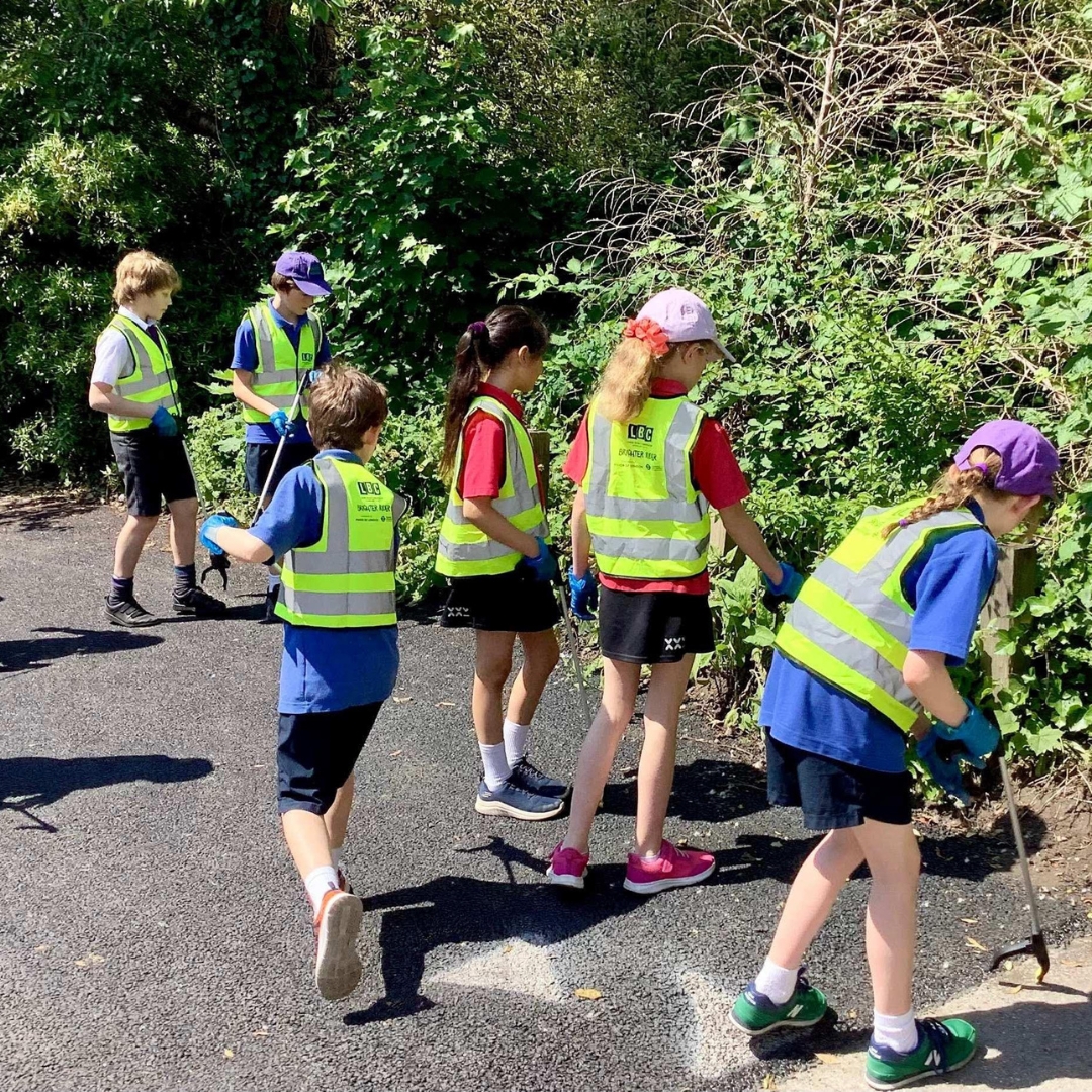 Movement doesn’t have to be all about sports - it can be great for the environment and our mental health too! 🌳🗑️ 

Our amazing Eco Team spent an afternoon in the sunshine, improving our community through a litter pick. 🙌💚   

#TogetherWereExtraordinary <a href="/DukesEducation/">Dukes Education</a>