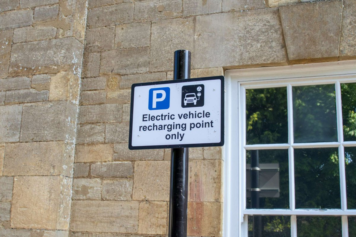 Did you see the news? We have recently installed new EV charging points in the South Car Park at our Trinity Road office in Cirencester.🔌⚡ They can be used by everyone with an electric vehicle, whether you’re a resident, visitor, employee or a councillor.