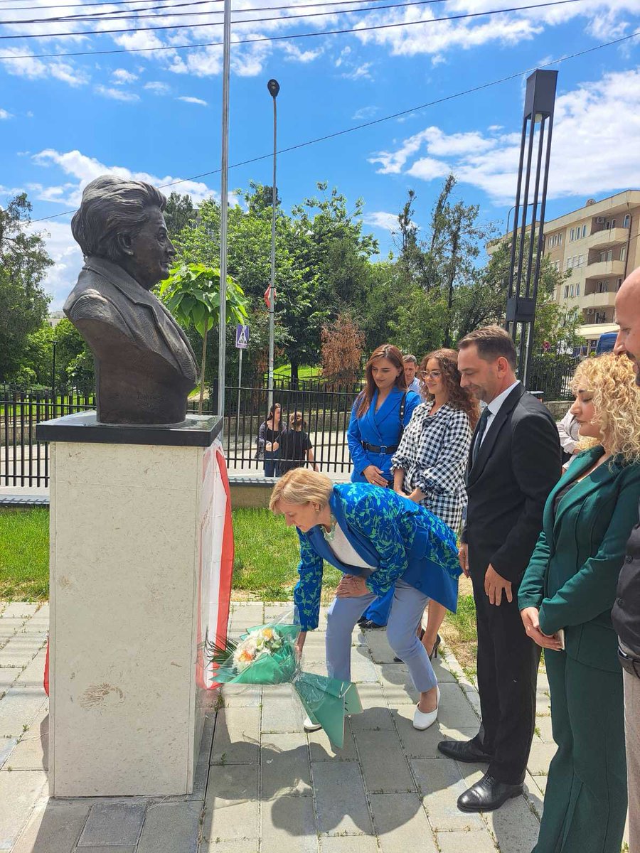 nancysoderberg's tweet image. Honored to join #Skenderaj Mayor Fadil Nura in paying tribute to ⁦@madeleine Albright. Thanks to the city for hosting #NDIKosovo’s ⁦@WeekofWomen⁩ fourth 2024 Policy Debates!