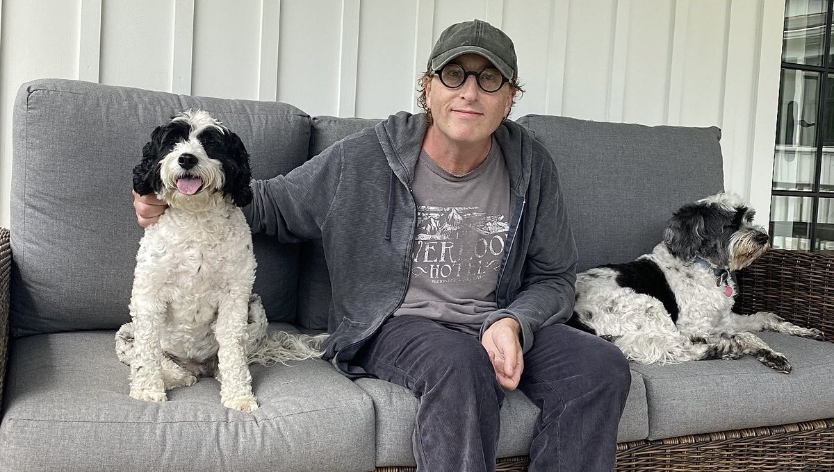 Thrilled to have this man on Walking The Dog - listen to Part One of my chat with @jonronson and his beautiful dog Josie now! 🐶🎧 podcasts.apple.com/gb/podcast/wal…