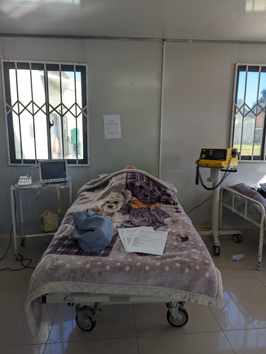 Assessing OSCEs with <a href="/BCUCriticalCare/">BCUCriticalCare</a> for their #healthpartnership in Zambia.