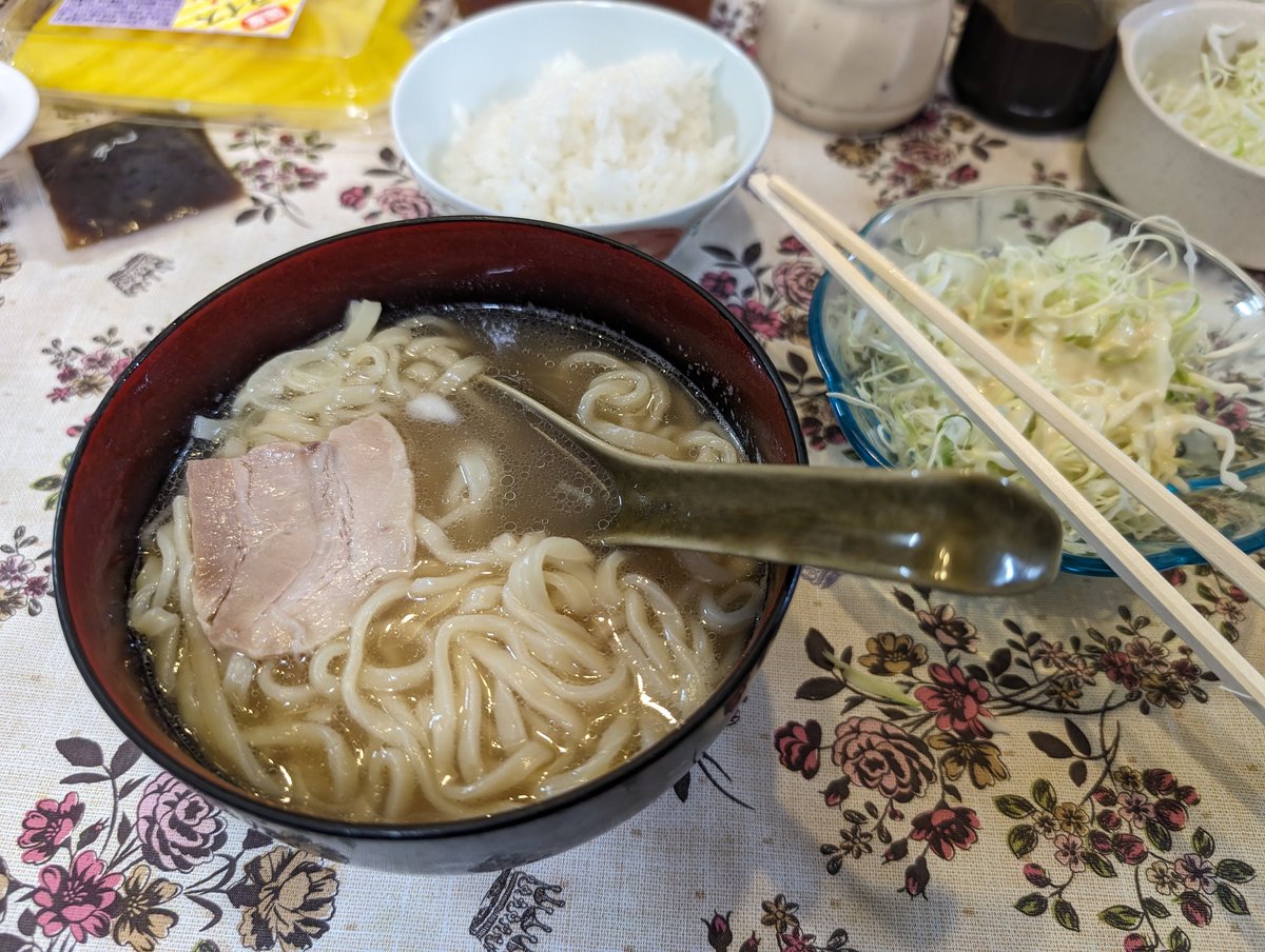 今宵の晩御飯は、喜多方ラーメン坂内の醤油ラーメン