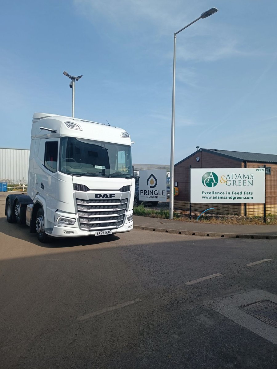 Hull-based feed fat producer, Adams and Green, have recently received 5 DAF XF 480 FTG units, supplied and delivered by Stephen O'Keefe at Motus Commercials! 🚛🤩 We can't to see them wrapped and complete! #DAFTrucksUK #Chassis #DAFXF #TractorUnit #MotusDAF #MotusCommercials