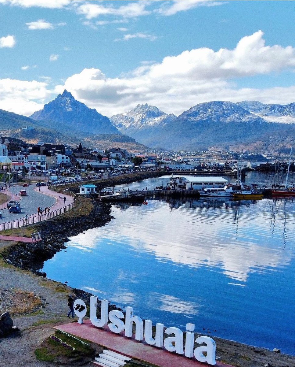 ¿Es linda Ushuaia? 
- Sí, sí, muy linda 💙
📷 turismoushuaia 
- Tierra del Fuego