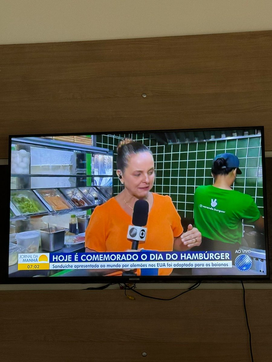 VarandaBurguer's tweet photo. Dedea ficou confusa de tanta delícia de manhã cedo https://t.co/GfiM8ppDJu