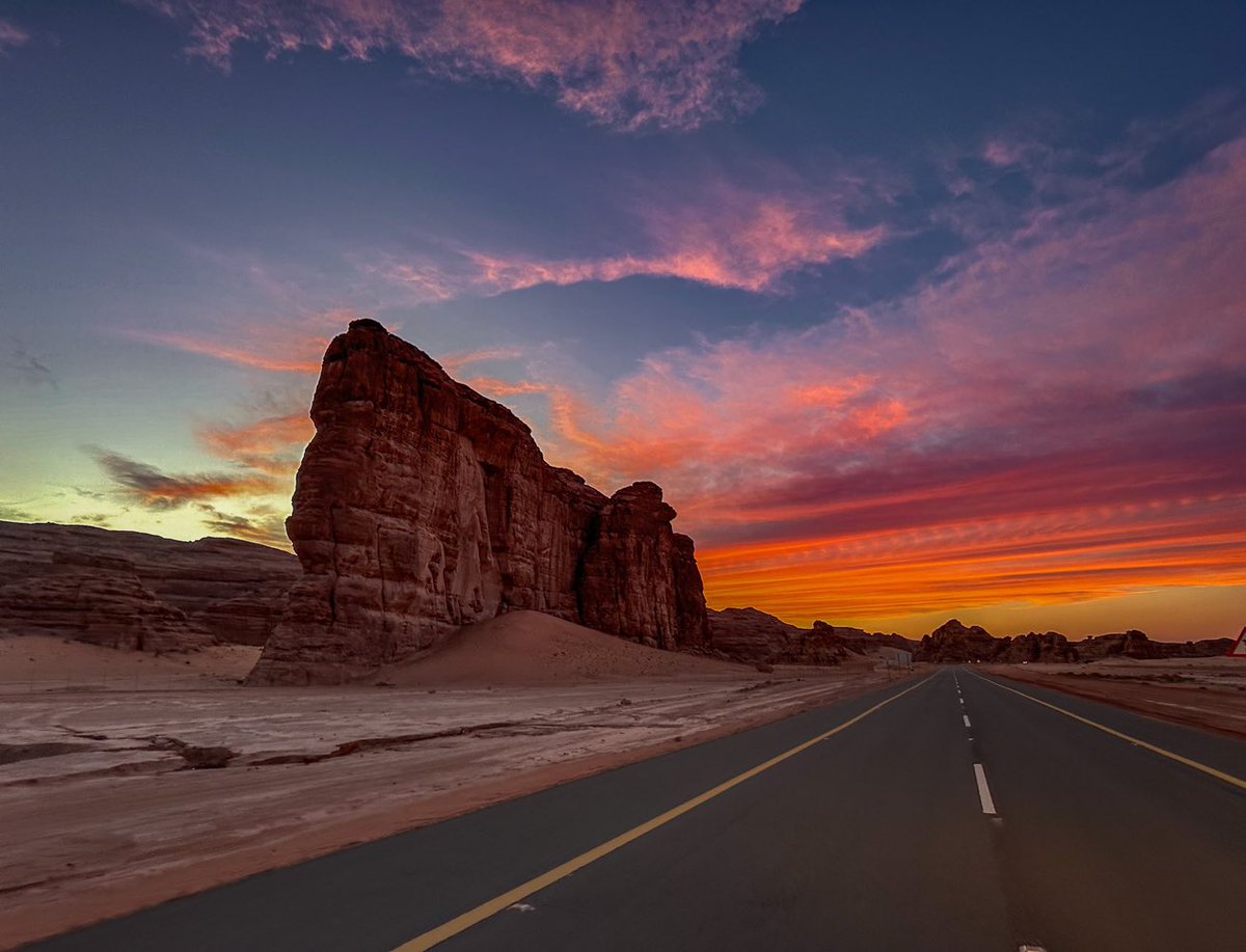 صورة اليوم : 

الطريق من العلا إلى تبوك (شمال غرب المملكة )