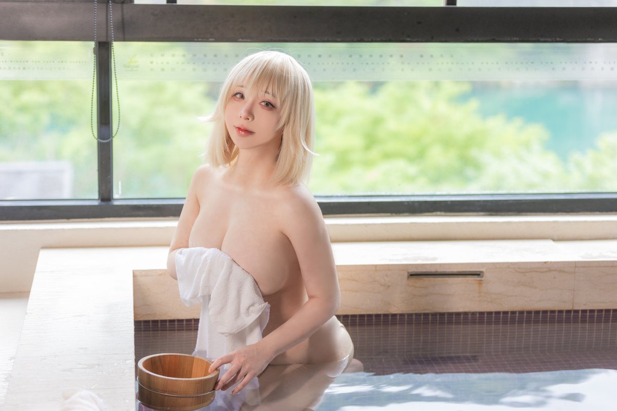 讓大家久等啦~!5月P網獎勵有實體的寫真書喔>d<
想要收藏的部下別忘記升級到VIP等級啦....!!
Thank you all for waiting~! The May PATREON rewards include a physical photobook >d<. If you want this physical photobook, don’t forget to upgrade to the VIP tier....!!

DeliciousinDungeon ダンジョン飯