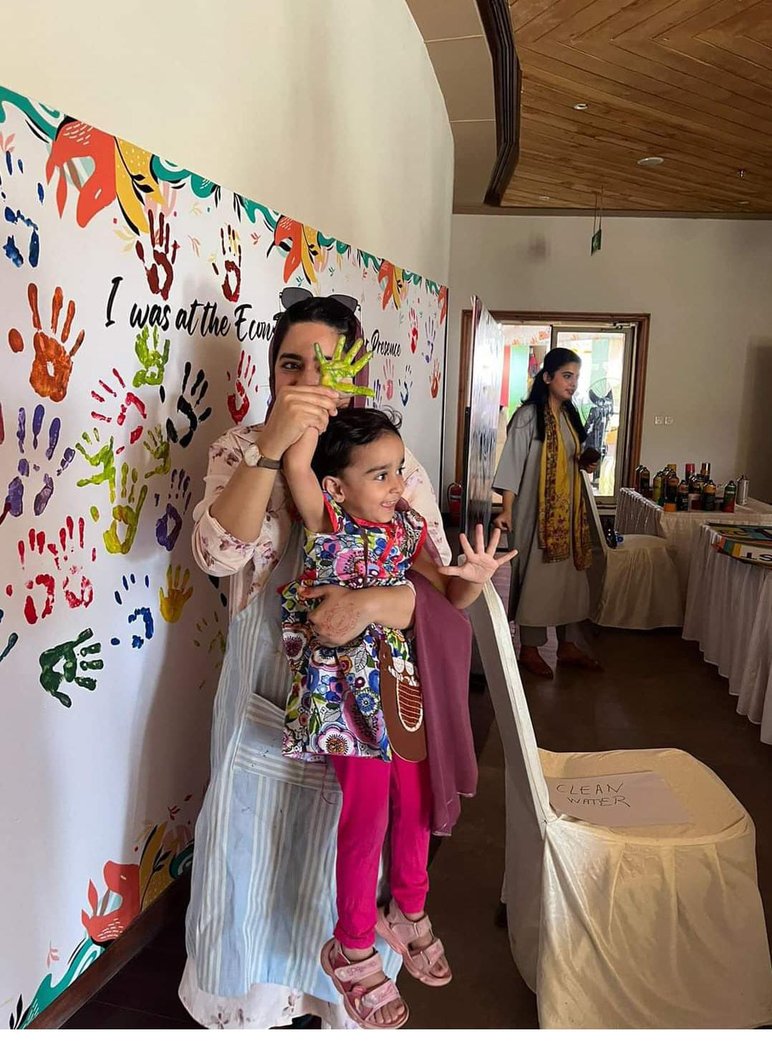 jahangiriSaniya's tweet photo. #Econfest was truly a wonderful event, filled with opportunities for learning and teaching. I had the privilege of being in charge of the activity "Mark Your Presence." This activity was one of the most beautiful and joyful experiences i have had. 1/5 https://t.co/hm5v4p6GCx