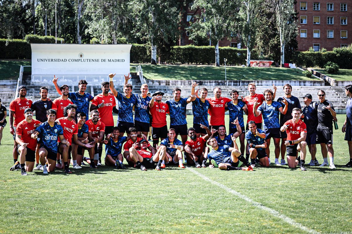 🤯 Muy tranqui el entrenamiento de hoy junto a los All Blacks (@nz_sevens). #VamosTeros🇺🇾