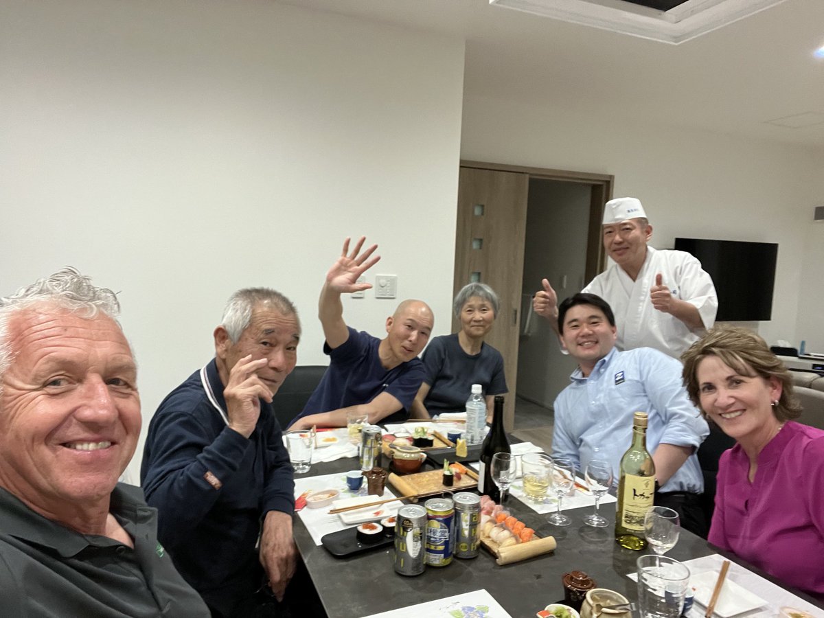 The best Sushi with the greatest friends! Amazing evening!🤣🥰