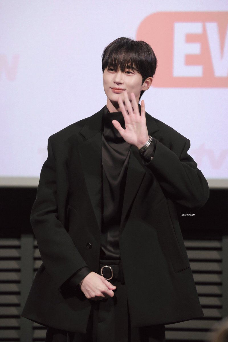 jw_evergreen's tweet photo. 선재야...................🥺
((공익을 위해 올립니다))

#ByeonWooseok #변우석 https://t.co/VIHpnhHWj1