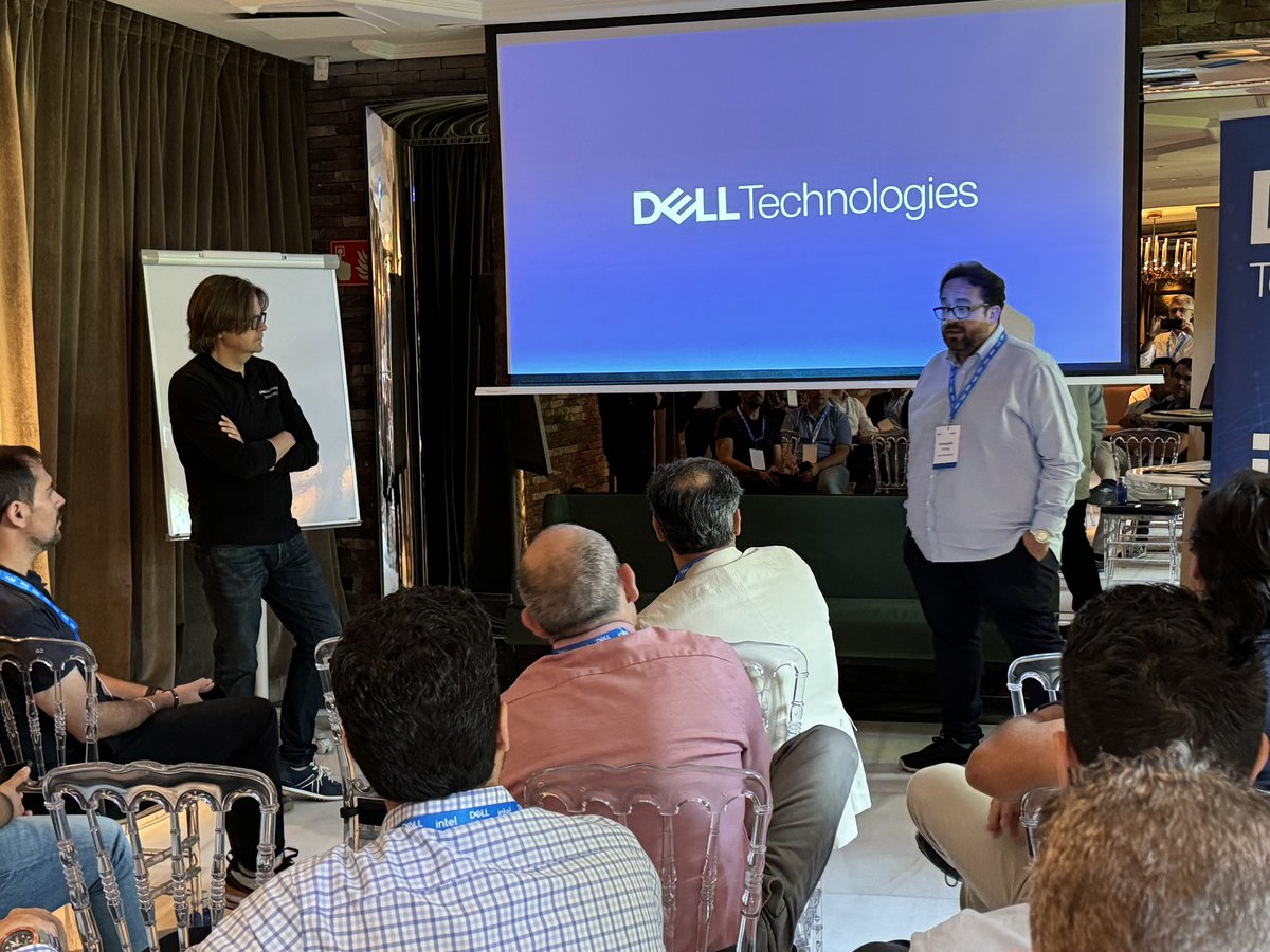 julitojul101's tweet photo. Sesión súper interesante con clientes!! Hemos hablado .. Como no .. de #GenAI .. pero también de #Edge y de #Multicloud .. #DellAIFactory #NativeEdge #APEXCloudPlatform #Starburst  #IWork4Dell @fer https://t.co/ex9t4EFL0r
