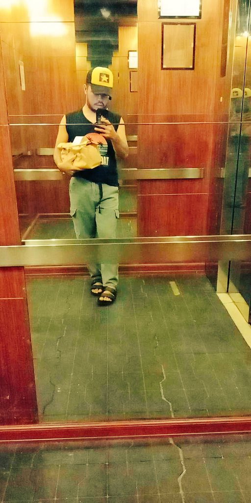 Realme98724915's tweet photo. Deliveryboy😉😉😉
Just got home😘😉 https://t.co/K6OAhtNiqL