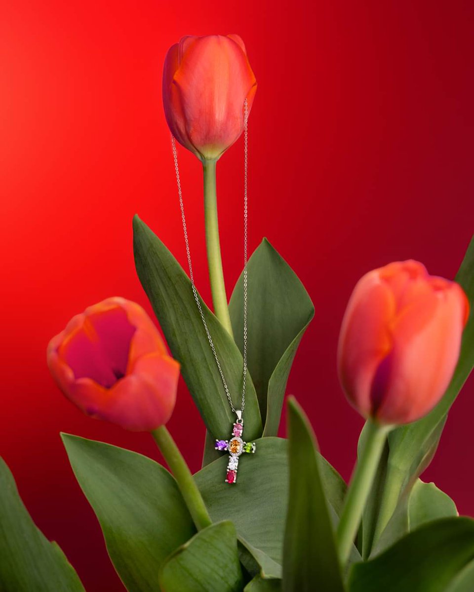 ParqueAlmenara's tweet image. Para las amantes de las cruces esta en versión multicolor es una fantasía que no te podrás sacar este verano.
Colgante Lotus Silver LP3710-1/1

#timeroad #tiendastimeroad #joyeria #ParqueAlmenara