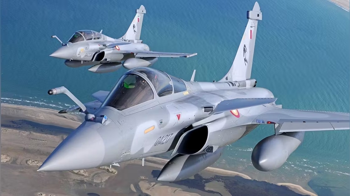 TheCrusst's tweet photo. HUGE 🚨 India &amp; France To Begin Negotiations On May 30 in Mega Rs 50,000 Crore Deal for 26 Rafale Marine Fighter Jets ✈️🇮🇳🇫🇷 https://t.co/2PzzXhzdXR