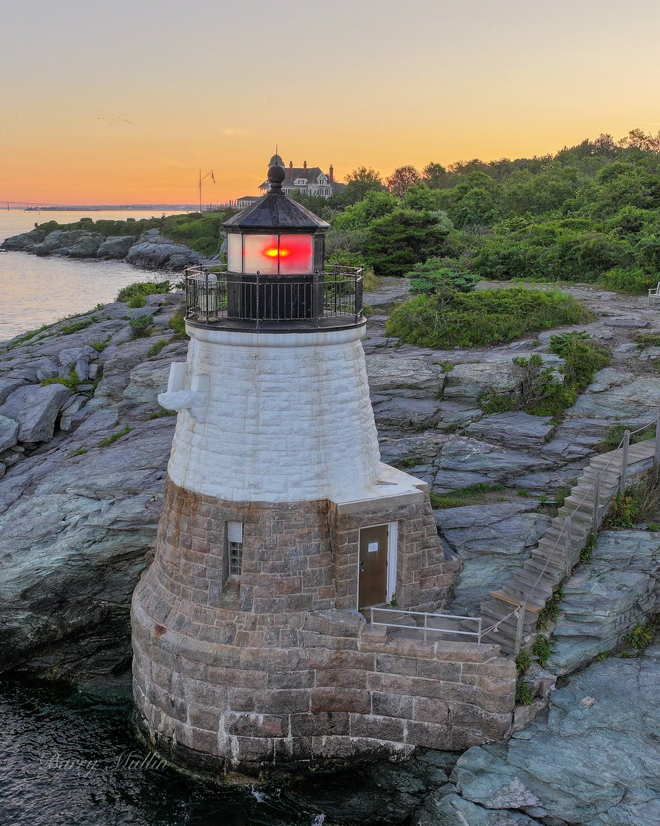 Castle Hill Lighthouse during sunrise in Newport, Rhode Island, USA. @StormHour @ThePhotoHour