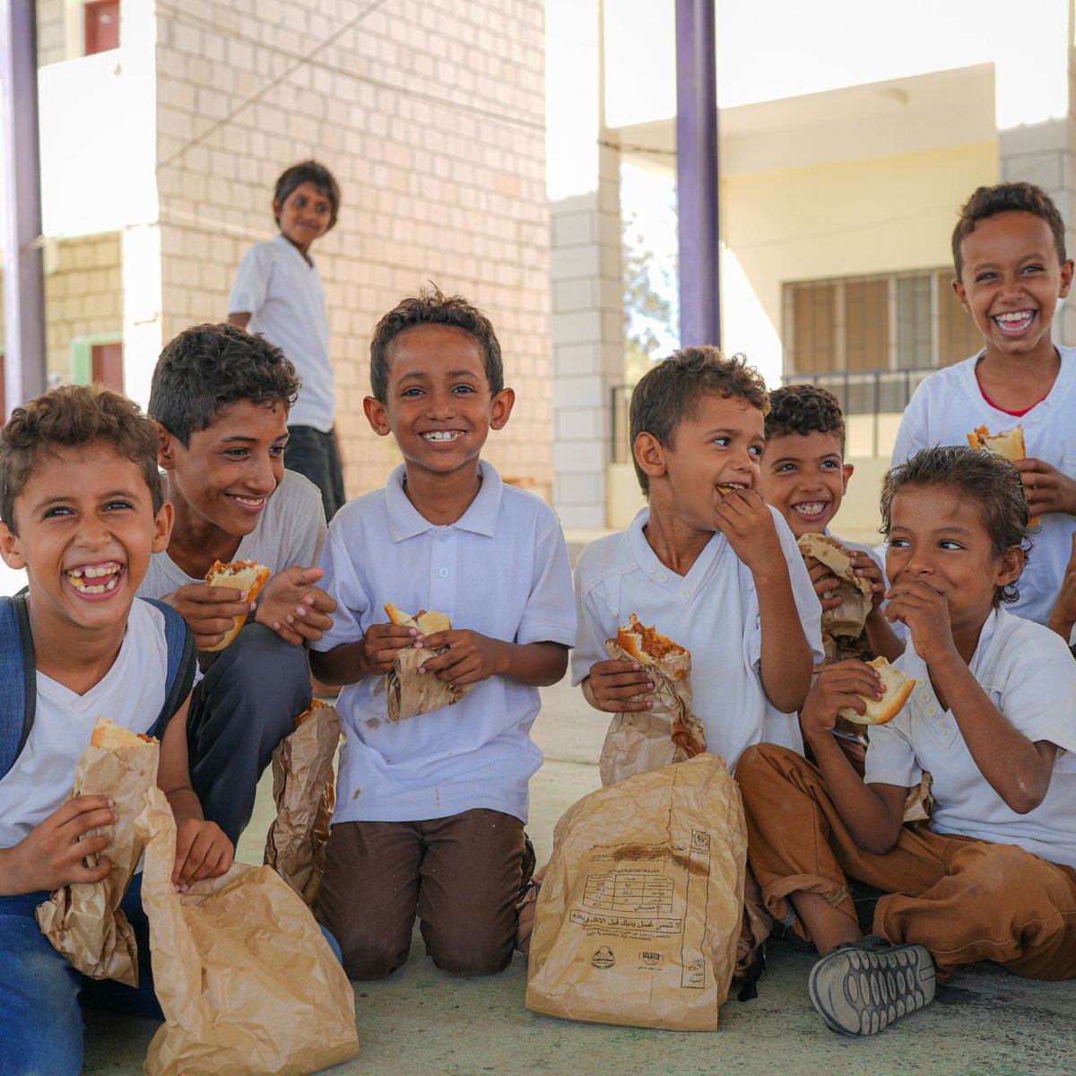 On #NutritionDay, let's recognize the role of #SchoolMeals in feeding children & forming better dietary habits. ✅Introducing new nutritious foods for kids 🌎Offering diverse menus with fruits, veggies, proteins & grains 👧Positive role modelling by staff making healthy choices