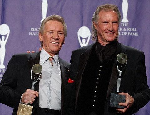 @JustStacie5683 #TwoForTuesday #EarWorm #May2024

🎶 Soul And Inspiration
The Righteous Brothers
#BobbyHatfield 
@BillMedlyMusic
youtu.be/cwTdRpYTS4c?si…

🎶 Unchained Melody
The Righteous Brothers
youtu.be/Zv8czIoAw5w?si…

🐕🤎 Chihua In Love
youtube.com/shorts/aN4ww9Z…