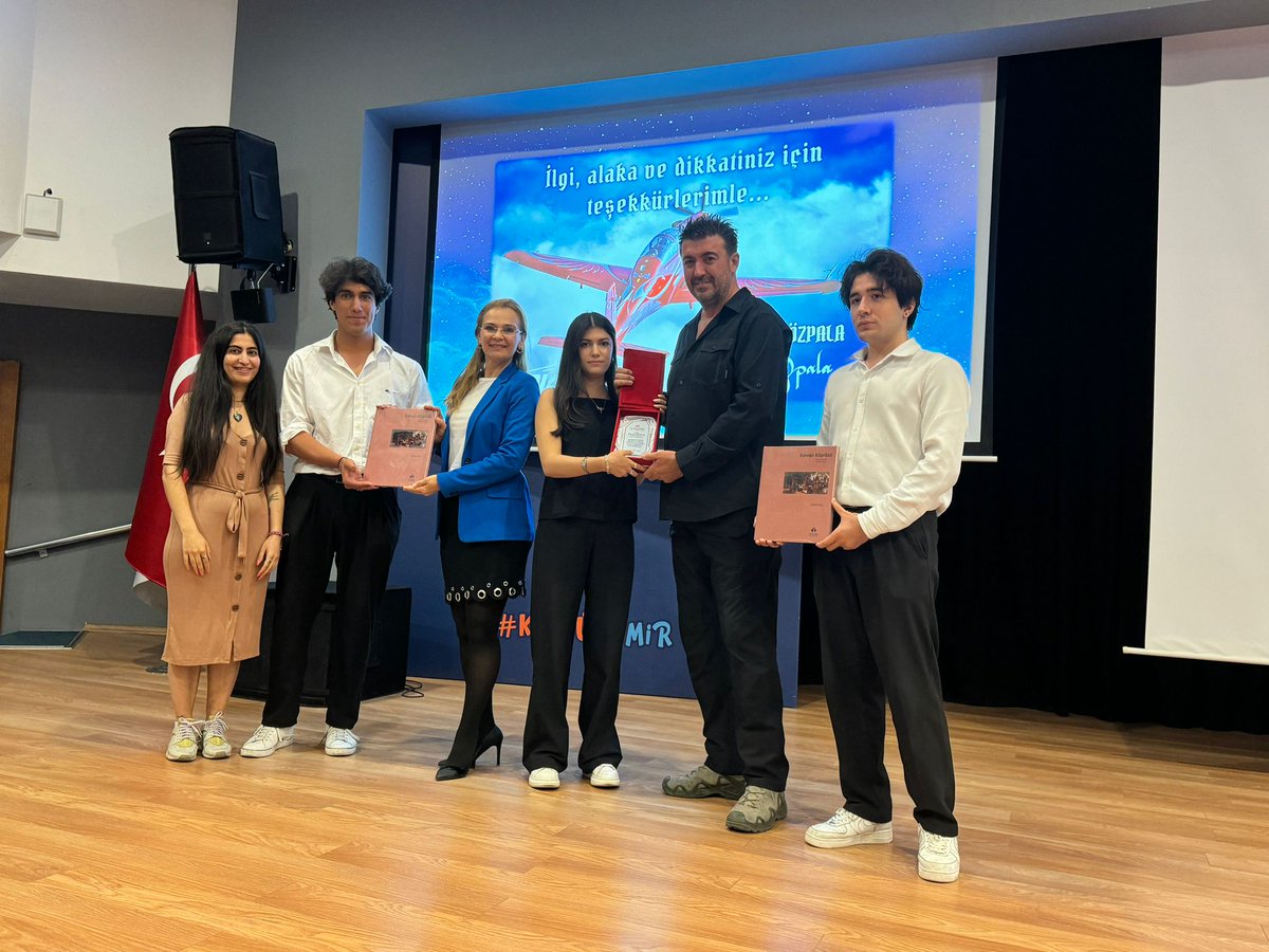 Ülkemizin ilk Deneysel Test Pilotu Sayın Murat Özpala İzmir Ekonomi Üniversitesi'nde gençlerle buluştu!