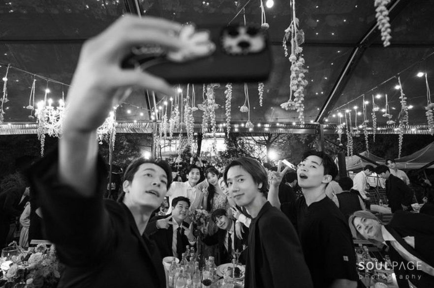 ___leedonghae's tweet photo. LEE DONGHAE RELEASE THIS PHOTO NOW!!!! https://t.co/QtDyCLyNrf