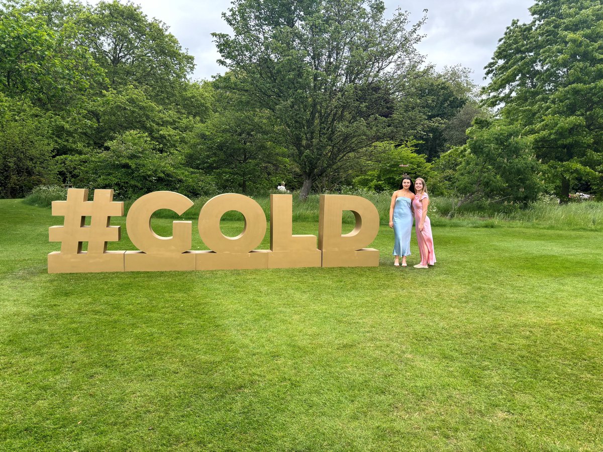 Check out these photos from two of our DofE young people who’ve been with us through all 3 levels of the award, from year 10 up to the end of 6th form, celebrating their Gold award presentation at Buckingham Palace! We’re so proud 😊