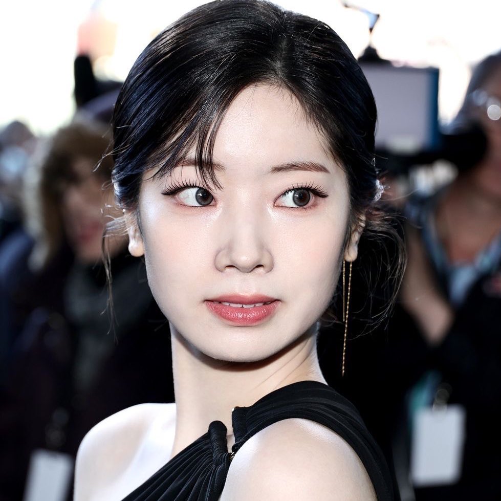 本日5月28日はTWICE #ダヒョン の誕生日💝 “豆腐の妖精”と呼ばれるほど