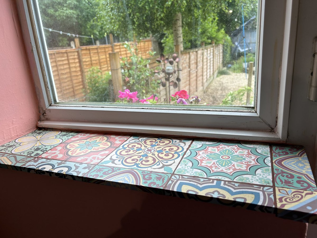 Doing a kitchen revamp this week. Very stressful but there is light at the end of the tunnel. My favourite small change so far is my windowsill. Still got to ‘dress’ it but happy with the results. #DIYhome
Before                       After