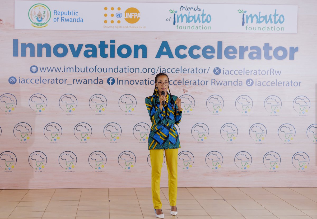 iacceleratorRw's tweet photo. Intumbero ya Francine Uwitonze ni ugufasha abangavu babyaye bakiri bato mu mushinga yise 'Urumuri Empowerment'. 

Yifashisha umukino yise ‘Urumuri Game’ agahugura abangavu ku buzima bw'imyororokere, ndetse akanabigisha imyuga irimo kudoda n'ibindi byabafasha kwiteza imbere. https://t.co/X2n3eARnhk