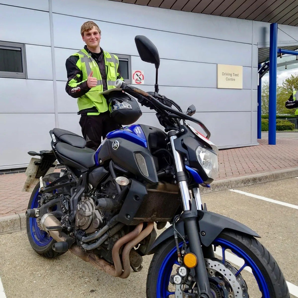 Easy A2 Licence pass for Kirk😎

Good to see students riding their own bikes regularly after CBT & it was clear from his riding assessment, he'd kept himself & any bad habits in check. 
Minimal correction needed for his test!👏

#artmct #phmotorcycles #a2licence #yamahamt07 #dvsa