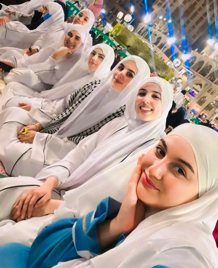 zafranmustafa's tweet photo. PESANAN BUAT WANITA

1.  Jangan berlebih berkongsi.

Tidak usah menceritakan segalanya tentang kamu, perancanganmu, impianmu, di mana kamu berbelanja, kepada siapa kamu memberi, siapa teman-teman baik mu, sedang usaha untuk apa.

Privacy is the ultimate power. https://t.co/6tsaDTtZXN